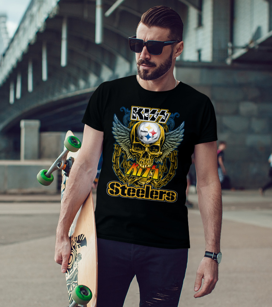 Kiss Steelers Skull Winged Helmet Chain Motif T-Shirt