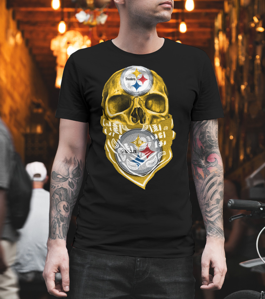 Skull V5 Steelers Bandana Logo Football Fan Gear T-Shirt