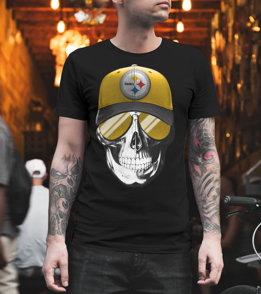 Skull V7 Pittsburgh Steelers Yellow Cap And Sunglasses T-Shirt