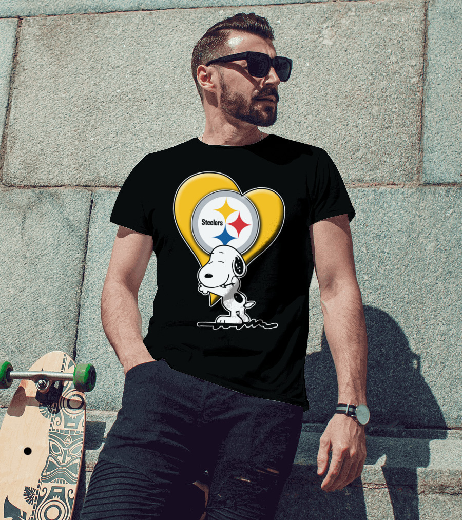 Snoopy Hugging Heart Steelers Logo Pittsburgh Steelers Fan Gear T-Shirt