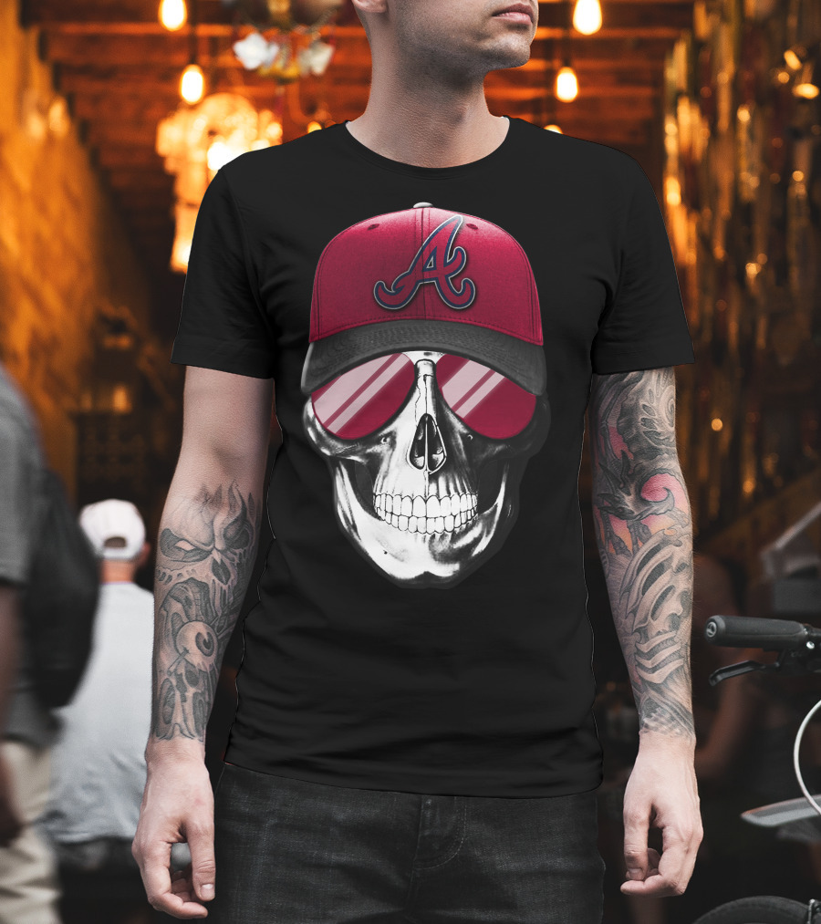 Skull V7 Atlanta Braves Hat And Sunglasses T-Shirt