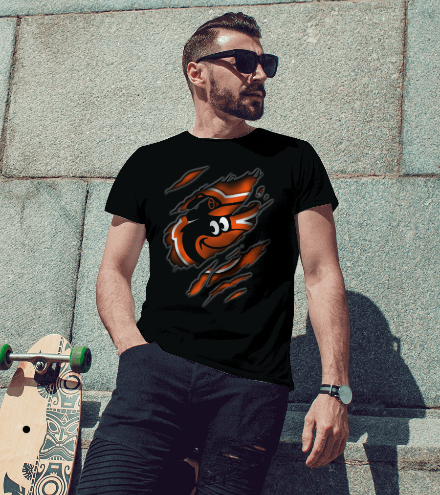 Torn Baltimore Orioles Cartoon Bird T-Shirt