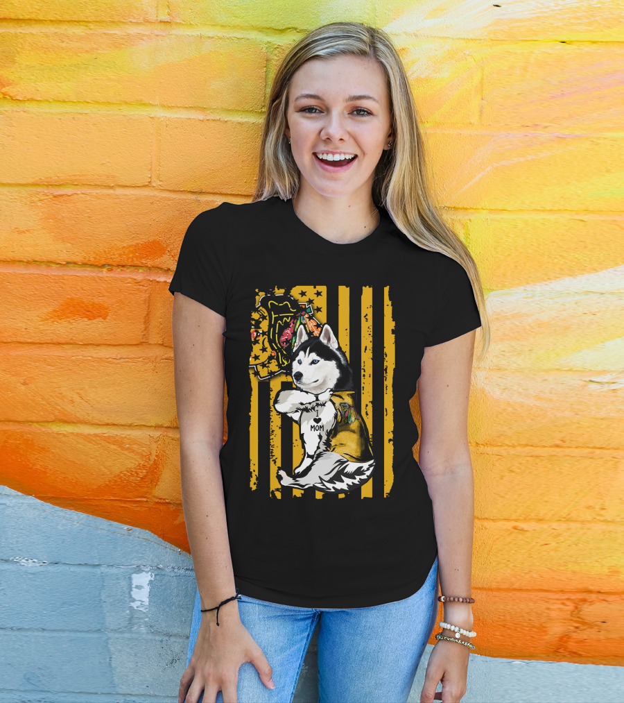 Siberian Husky I Love Mom Chicago Blackhawks Yellow Stripes T-Shirt