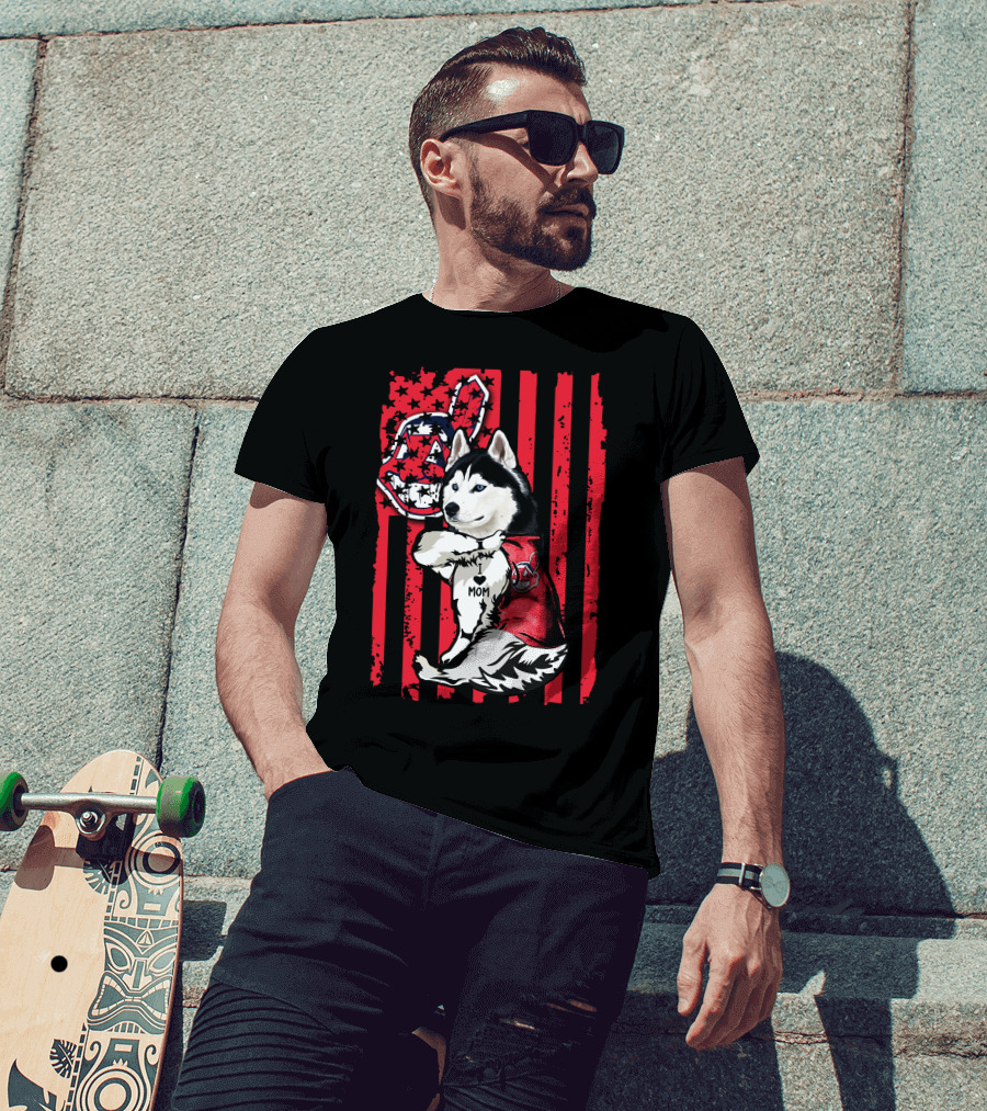Siberian Husky Cleveland Indians American Flag Baseball Fanatic Mom T-Shirt