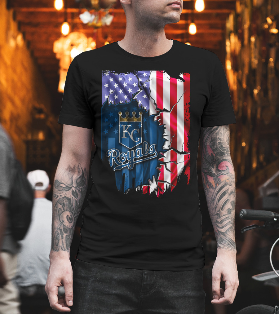 Kansas City Royals Logo With American Flag Background T-Shirt