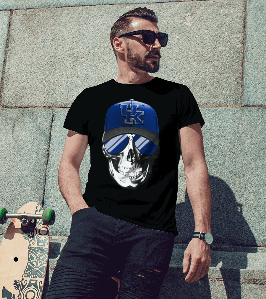 Skull With Kentucky Wildcats Cap And Reflective Sunglasses T-Shirt