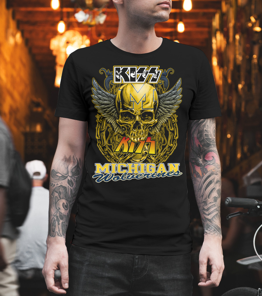 Kiss Michigan Wolverines Skull With Wings And Chains T-Shirt
