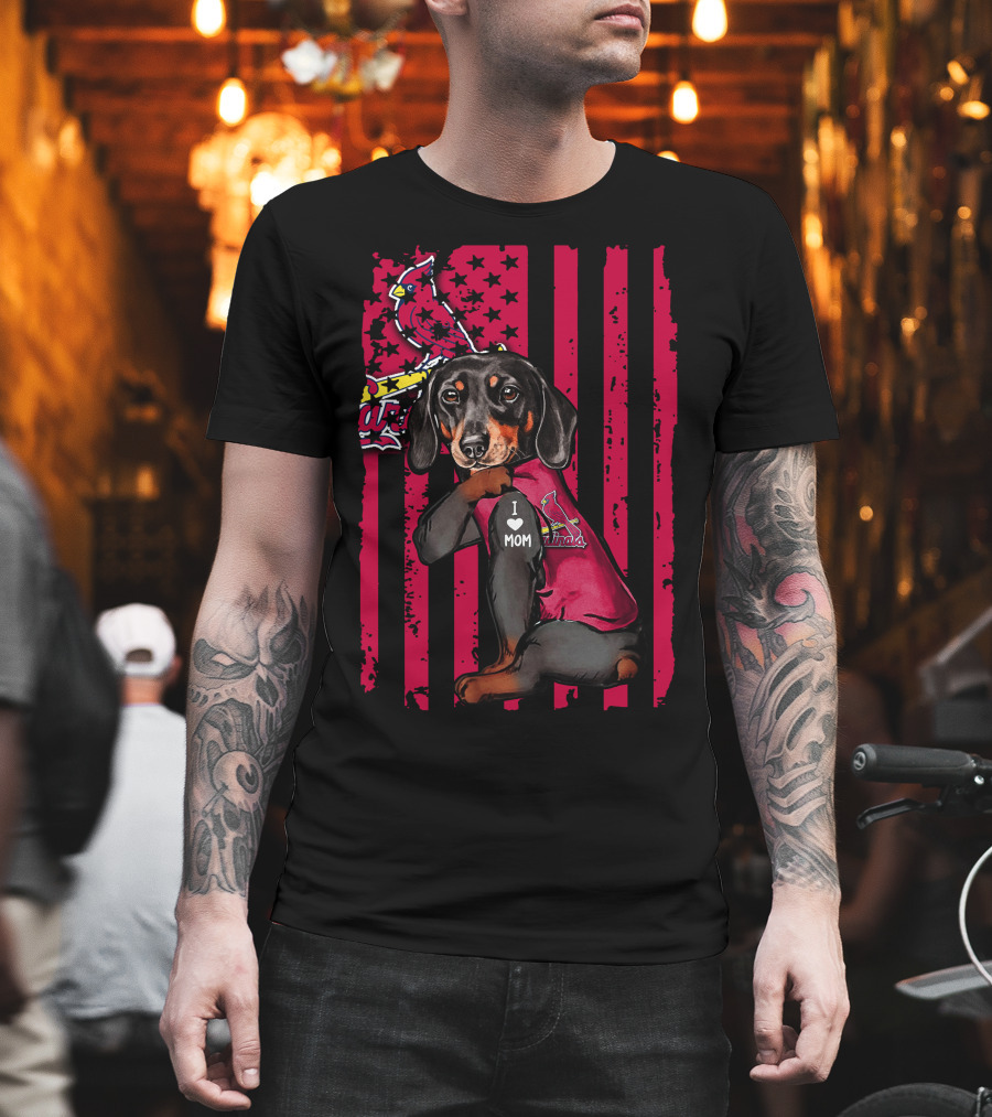 Dachshund St. Louis Cardinals I Love Mom T-Shirt
