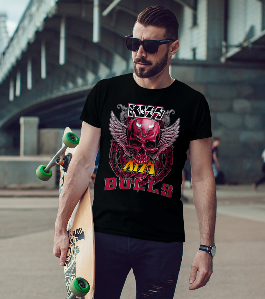 Kiss Chicago Bulls Skull Wings Chain T-Shirt