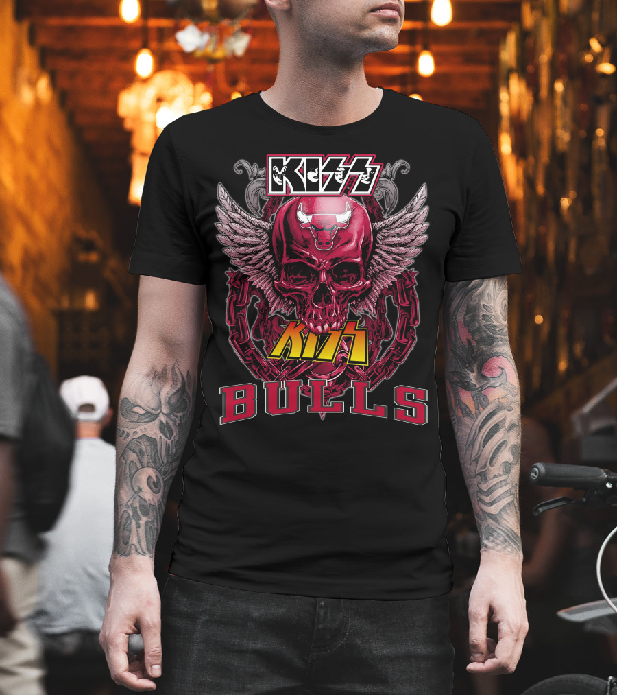 Kiss Chicago Bulls Skull Wings Chain T-Shirt