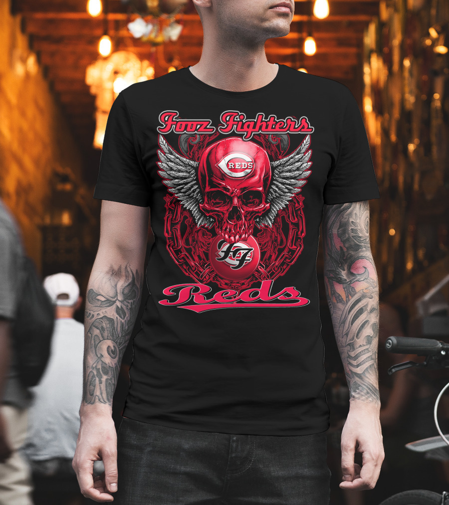 Fooz Fighters Reds Skull With Wings And Chains T-Shirt