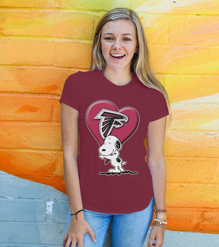 Snoopy Hugging Atlanta Falcons Heart T-Shirt