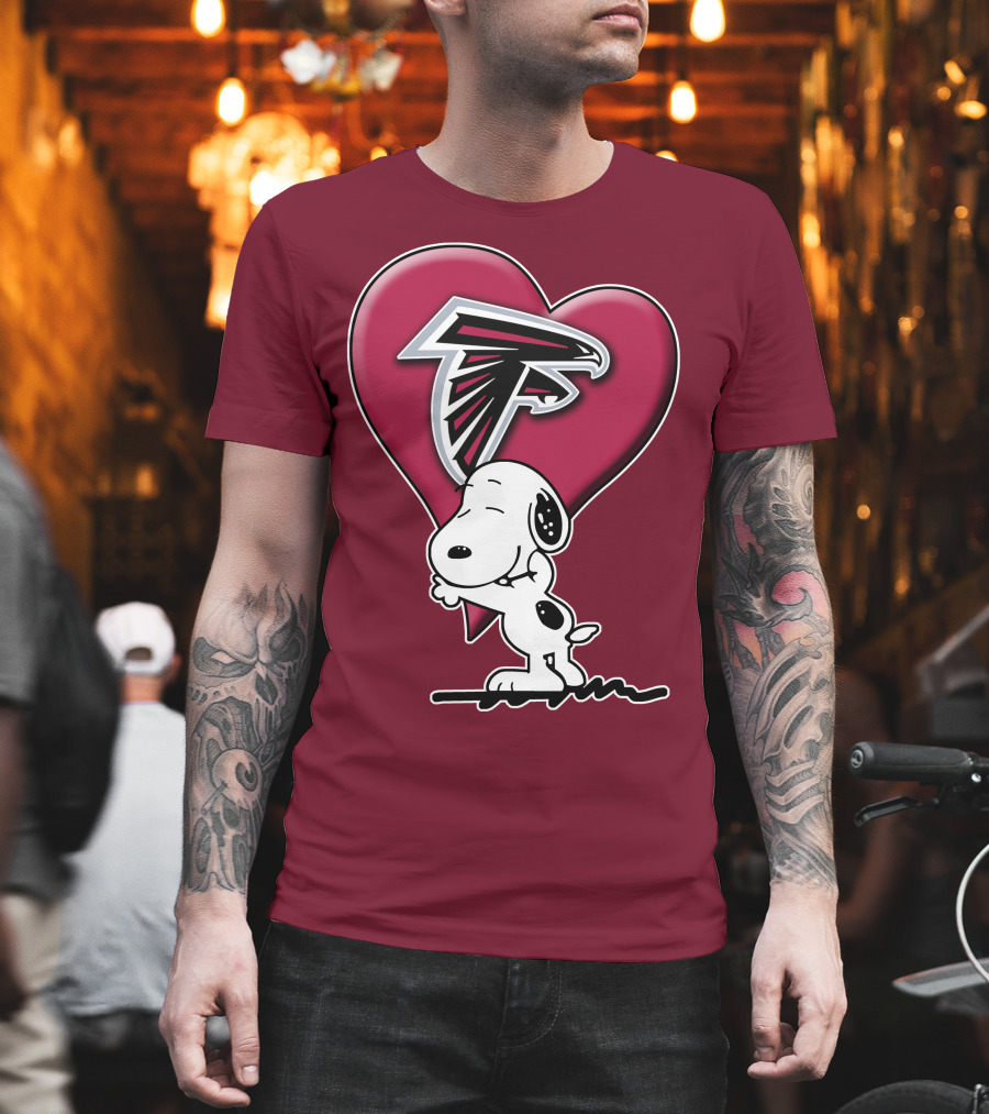 Snoopy Hugging Atlanta Falcons Heart T-Shirt
