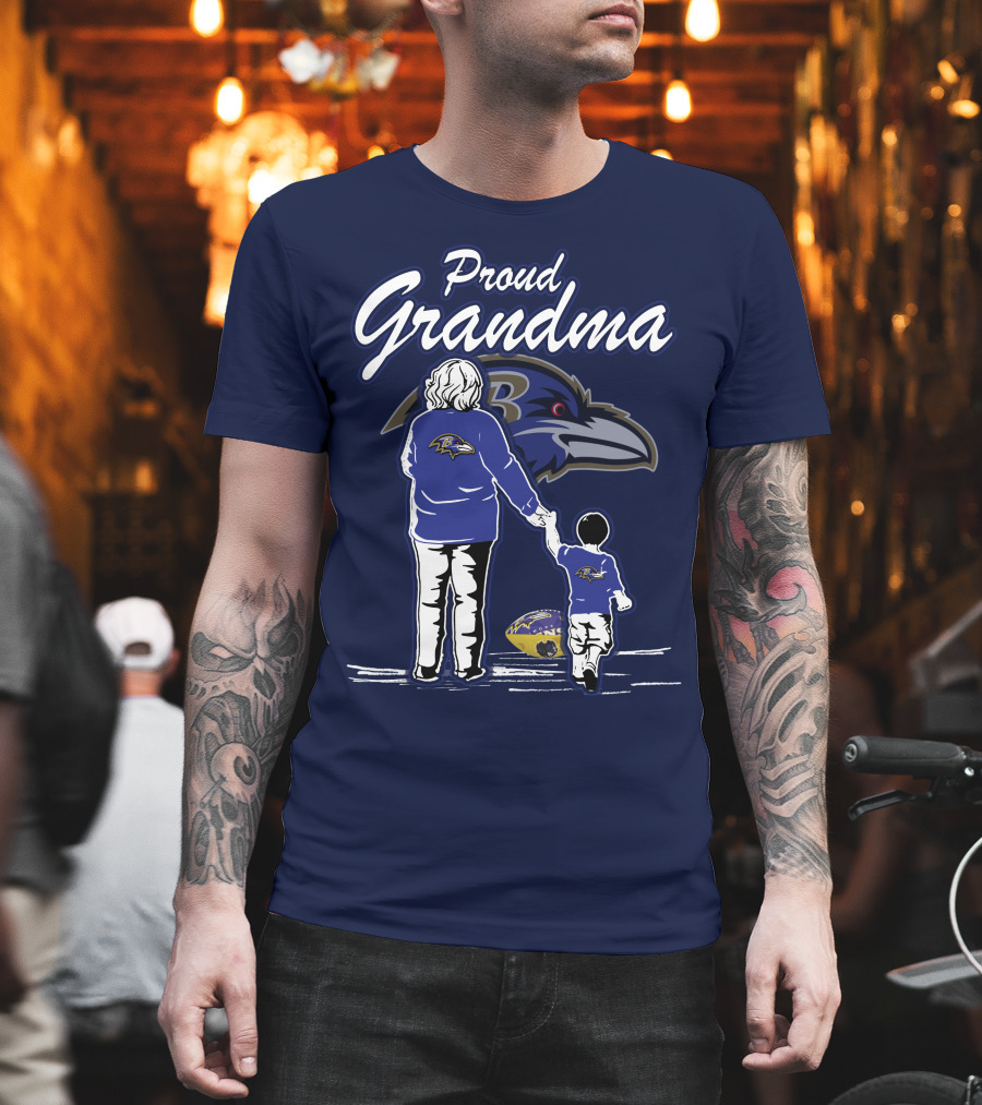 Proud Grandma Baltimore Ravens Family Fan Enthusiast With Child And Football T-Shirt