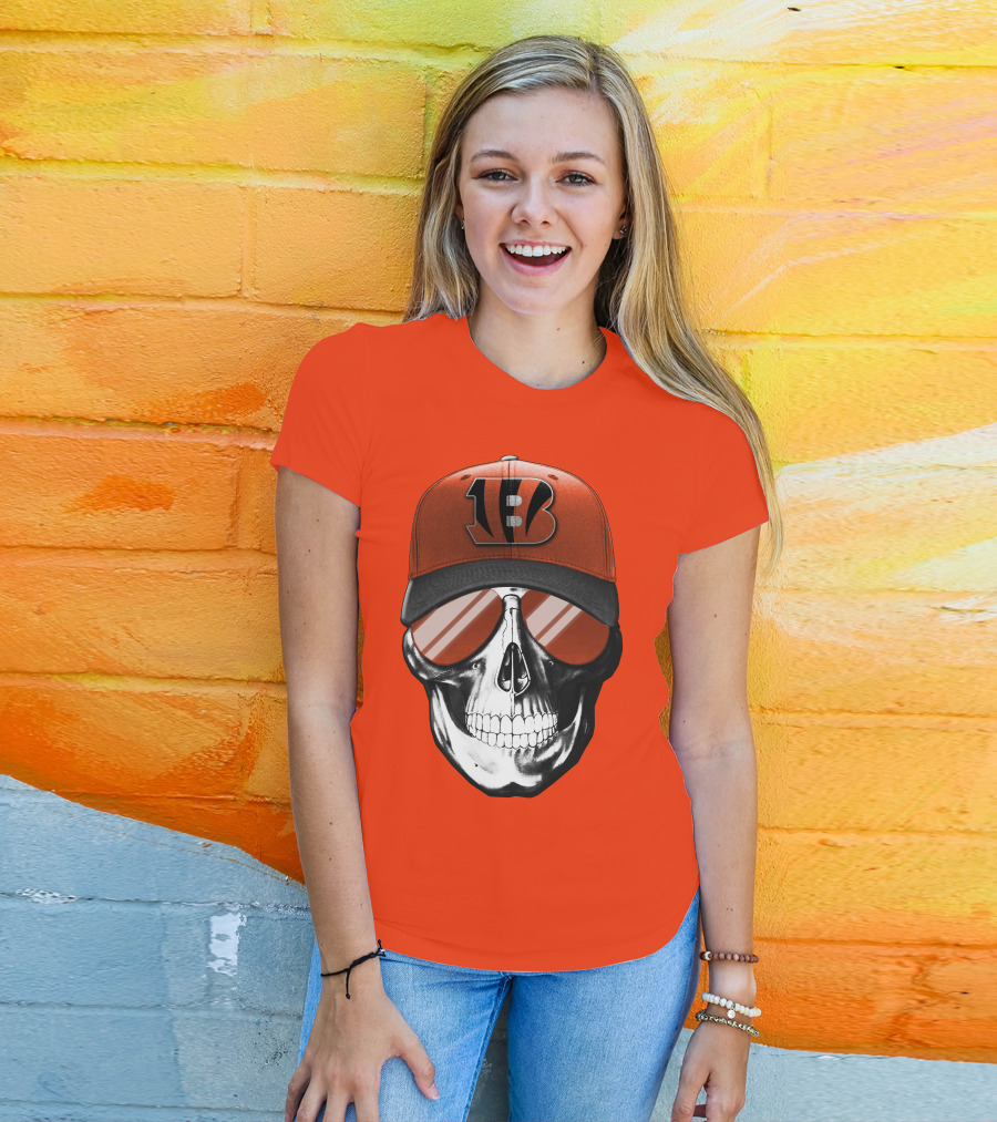 Cincinnati Bengals Skull With Team Logo Hat And Sunglasses T-Shirt