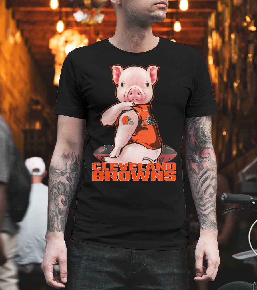 Cleveland Browns Pig With Team Logo Jersey And Football T-Shirt