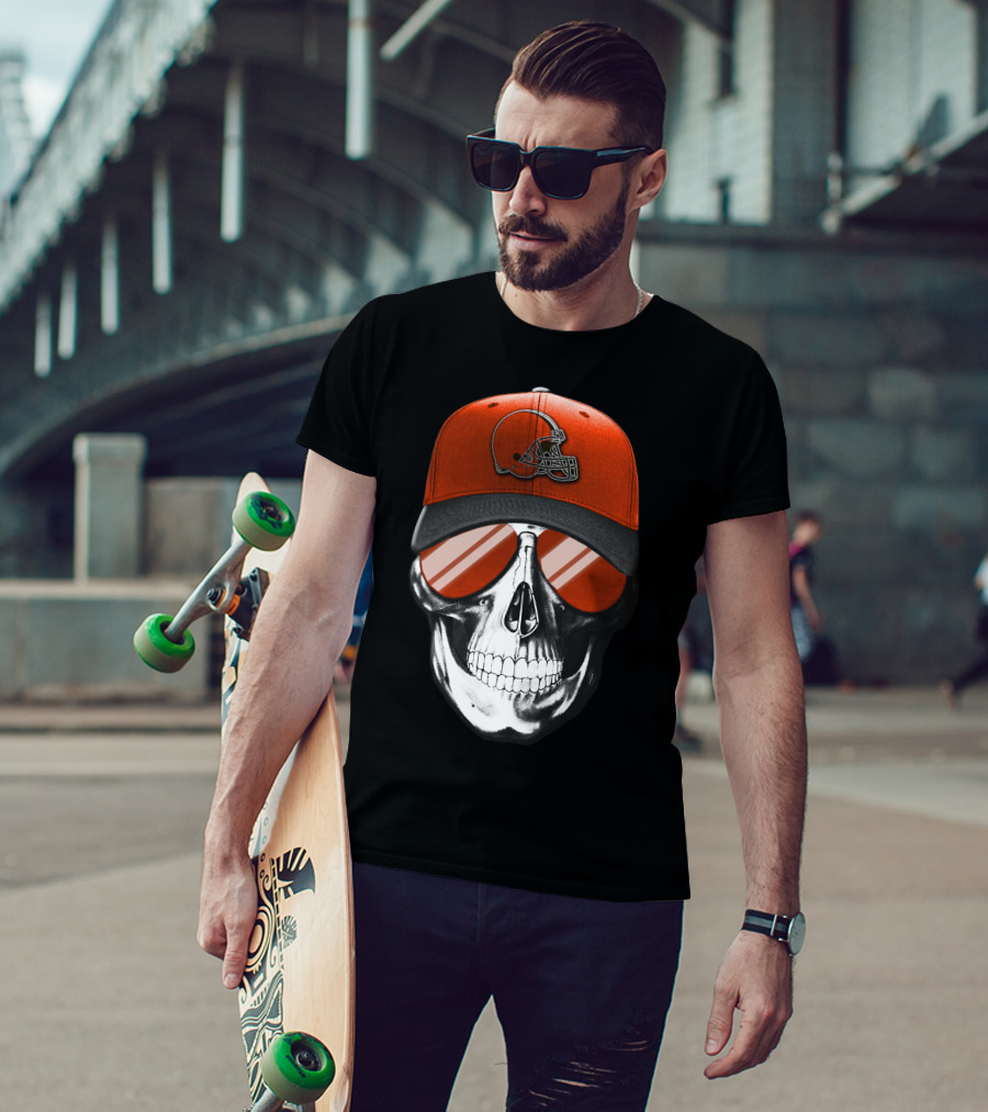 Cleveland Browns Skull With Football Helmet Hat And Sunglasses T-Shirt