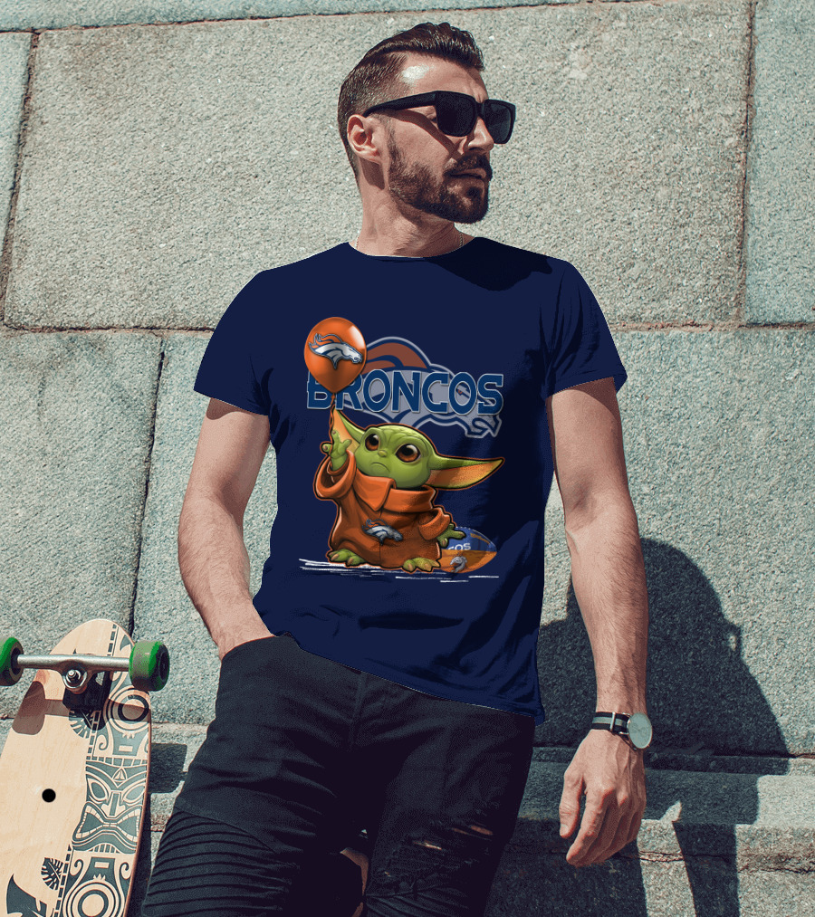Yoda V1 Denver Broncos Alien Holding Balloon And Football T-Shirt
