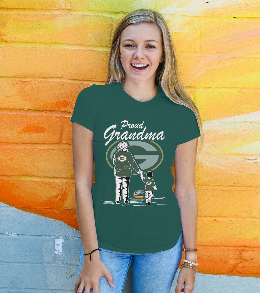Proud Grandma Green Bay Packers Family Logo Scene T-Shirt
