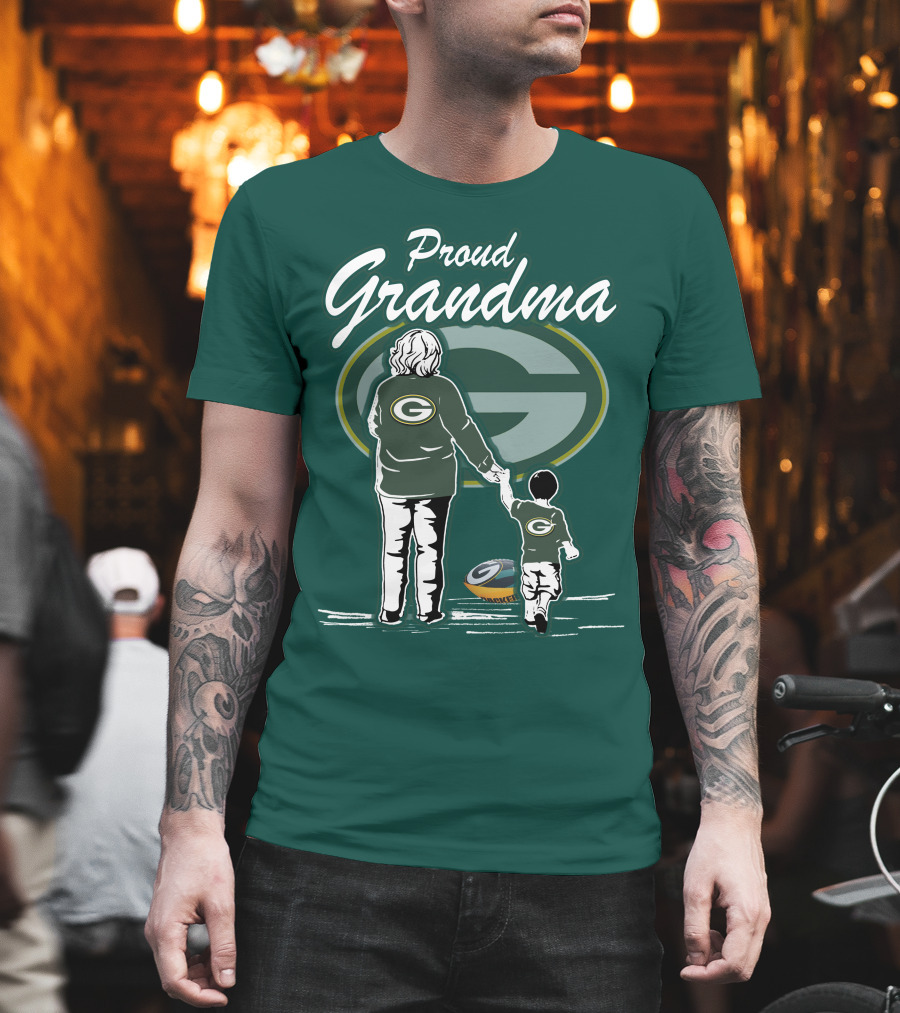 Proud Grandma Green Bay Packers Family Logo Scene T-Shirt