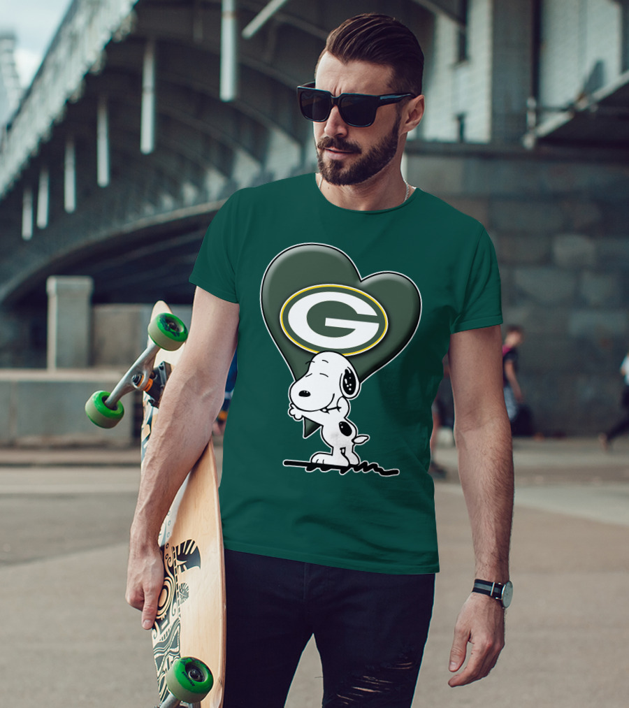 Snoopy Hugging Heart With Green Bay Packers T-Shirt