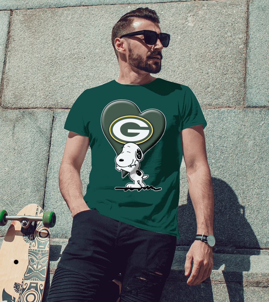 Snoopy Hugging Heart With Green Bay Packers T-Shirt
