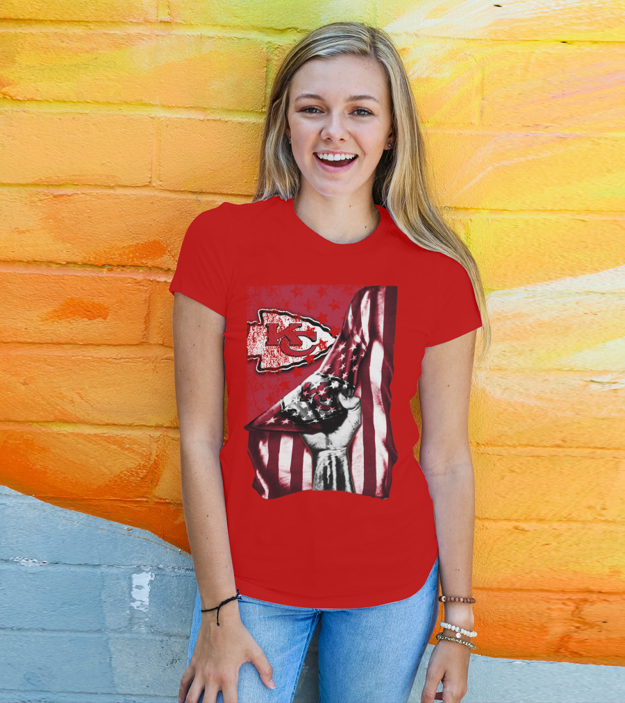 Kansas City Chiefs Arrowhead With American Flag Motif T-Shirt