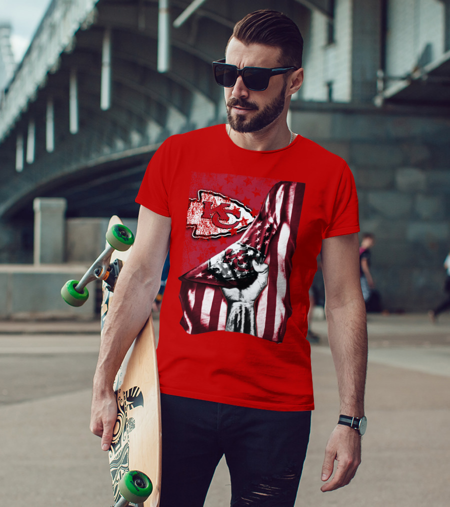 Kansas City Chiefs Arrowhead With American Flag Motif T-Shirt