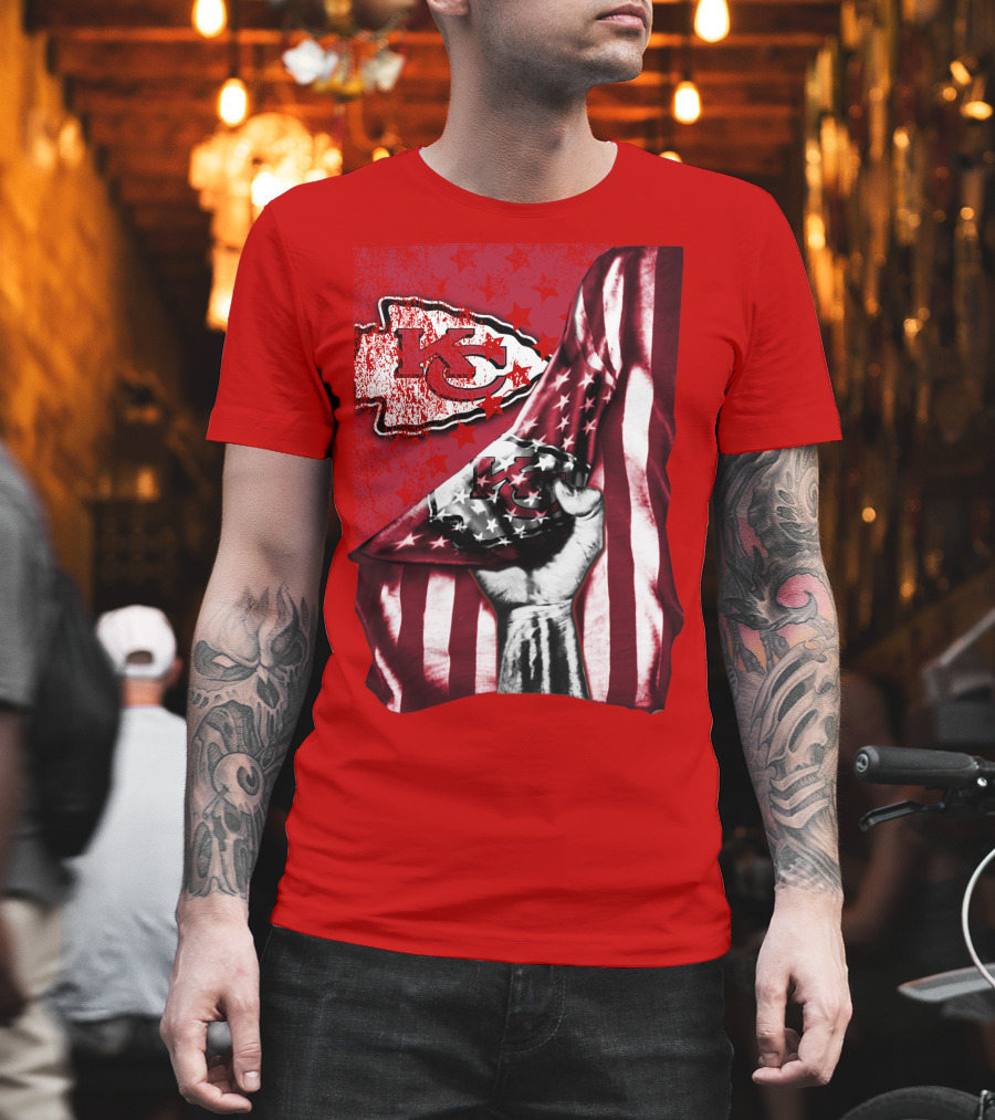 Kansas City Chiefs Arrowhead with American Flag Motif T-Shirt