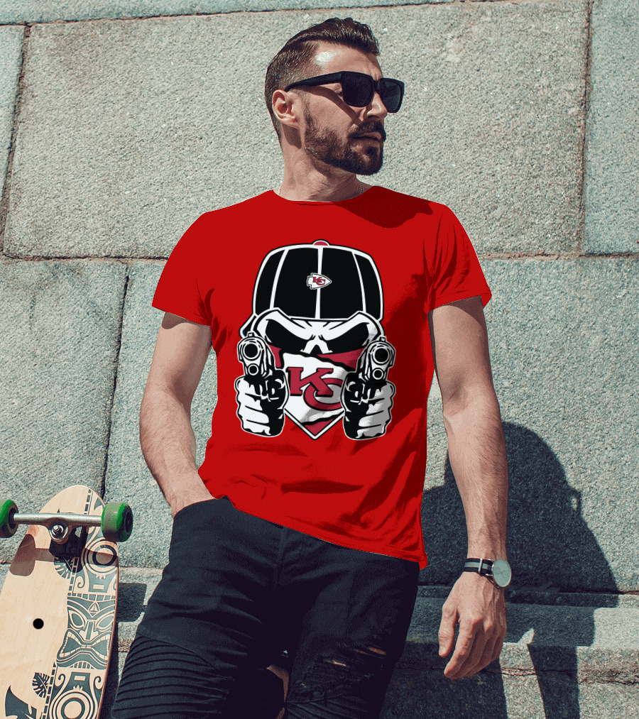 Kansas City Chiefs Bold Skull Logo Showdown T-Shirt