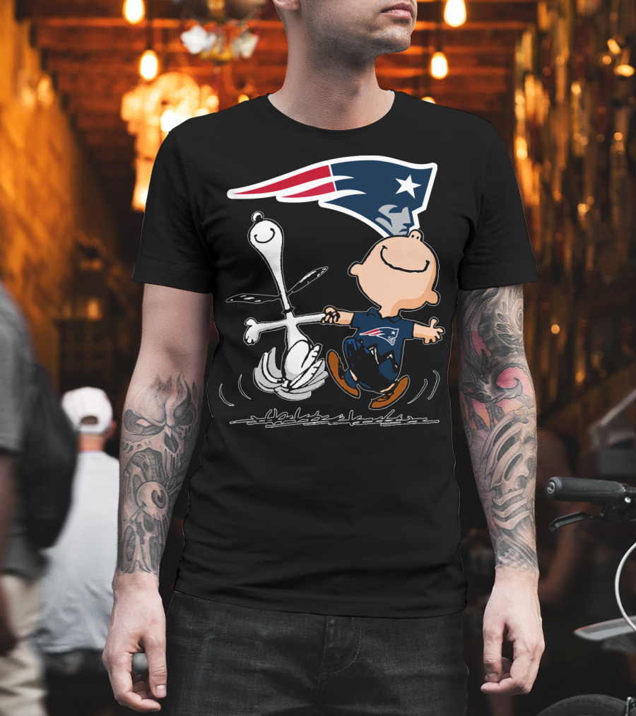 Snoopy and Charlie Brown Dancing with New England Patriots T-Shirt