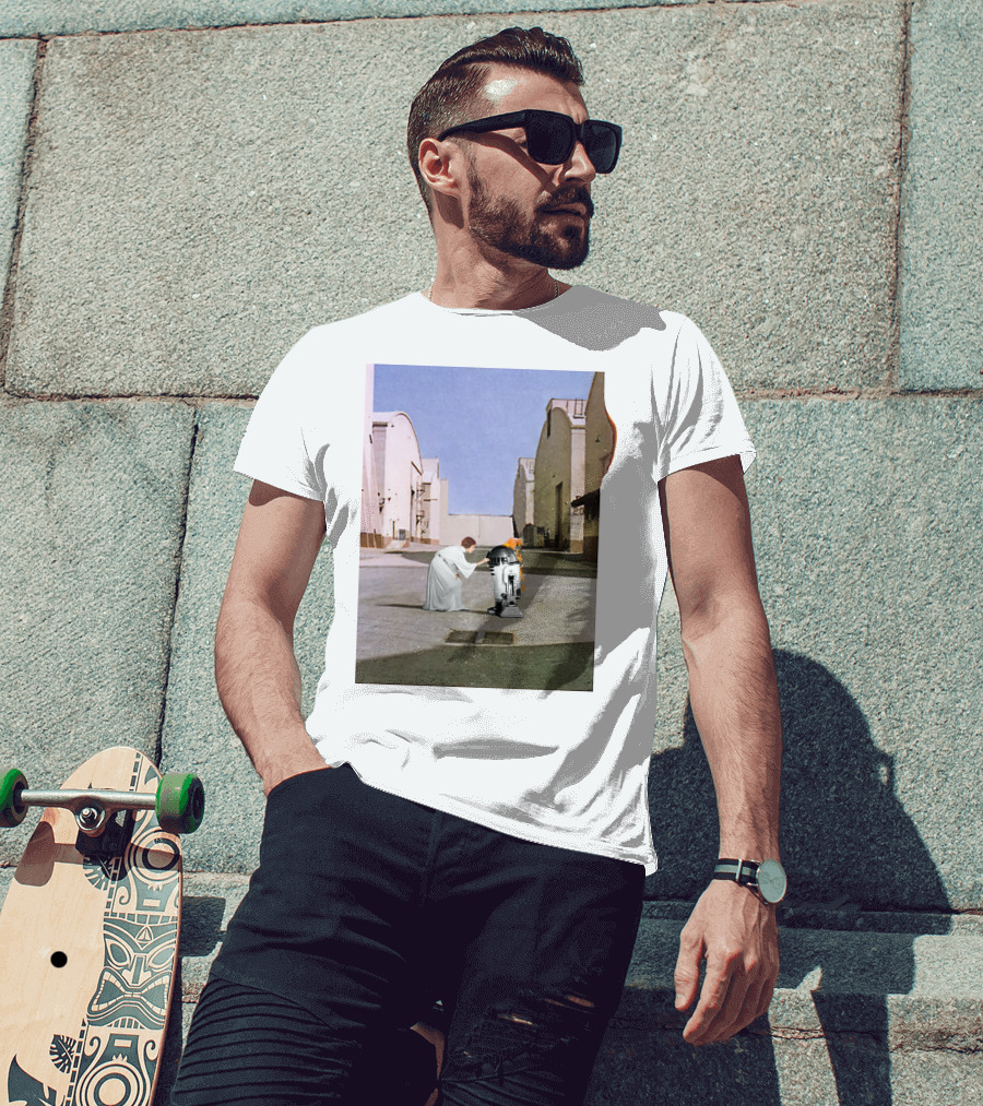 Wish You Were Leia With Princess And Droid In Iconic Courtyard Scene T-Shirt
