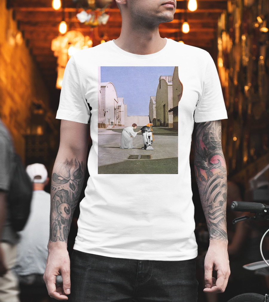 Wish You Were Leia with Princess and Droid in Iconic Courtyard Scene T-Shirt