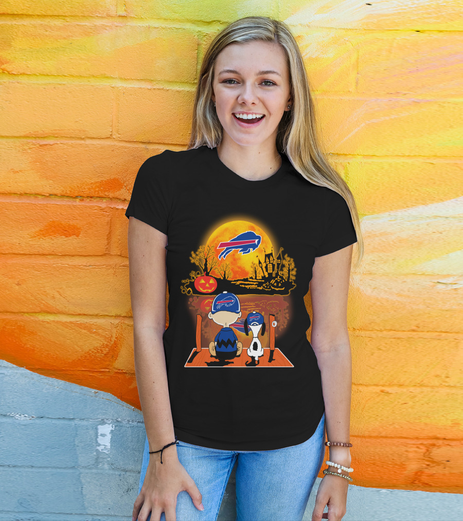 Buffalo Bills Halloween Snoopy And Charlie Brown Pumpkin Full Moon T-Shirt