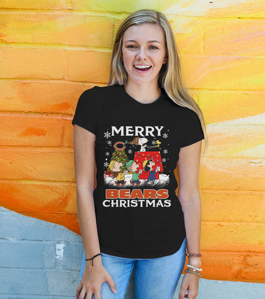 Chicago Bears Snoopy Merry Christmas Peanuts Holiday T-Shirt