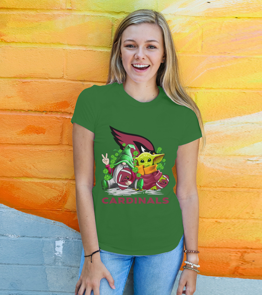 Arizona Cardinals Football Patrick's Day Gnome And Baby Alien With Shamrocks T-Shirt