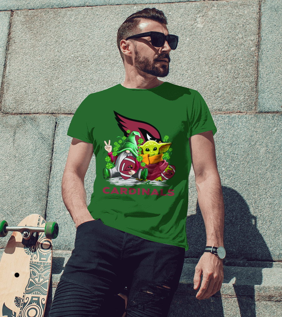 Arizona Cardinals Football Patrick's Day Gnome And Baby Alien With Shamrocks T-Shirt