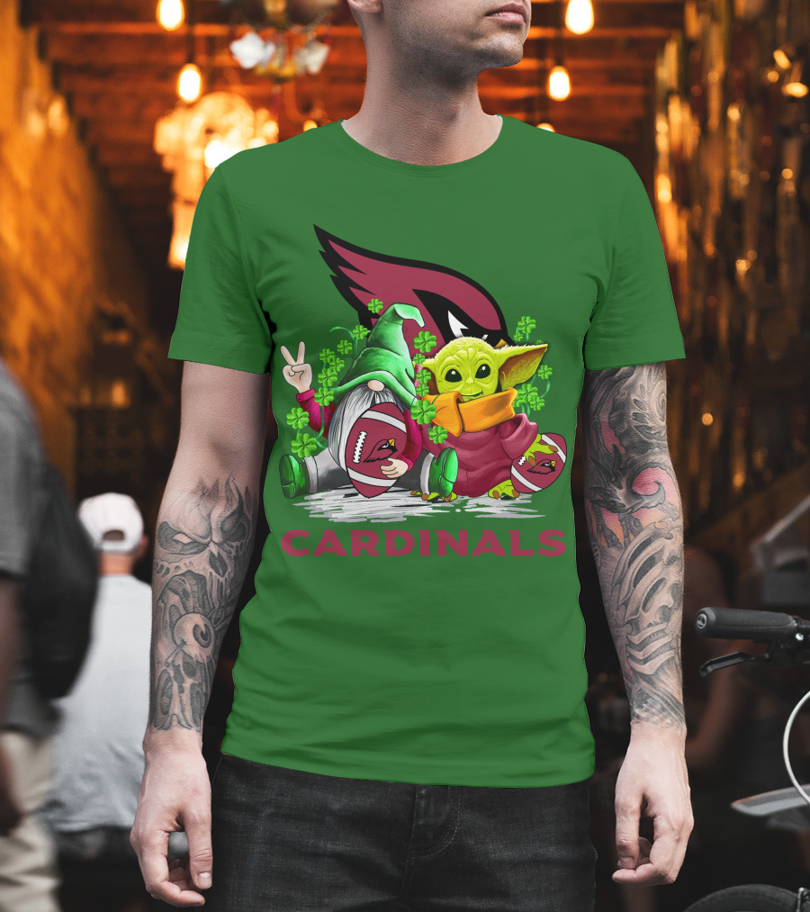 Arizona Cardinals Football Patrick's Day Gnome And Baby Alien With Shamrocks T-Shirt