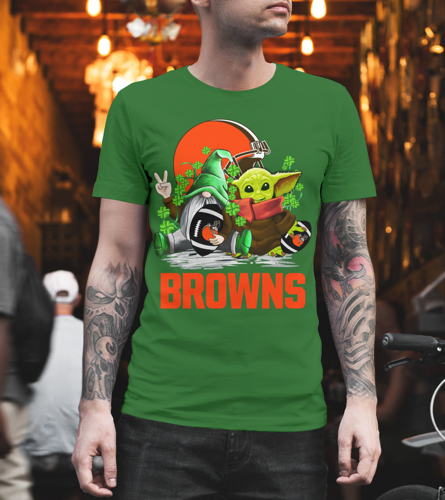 Cleveland Browns Football St. Patrick's Day Gnome and Baby Yoda T-Shirt