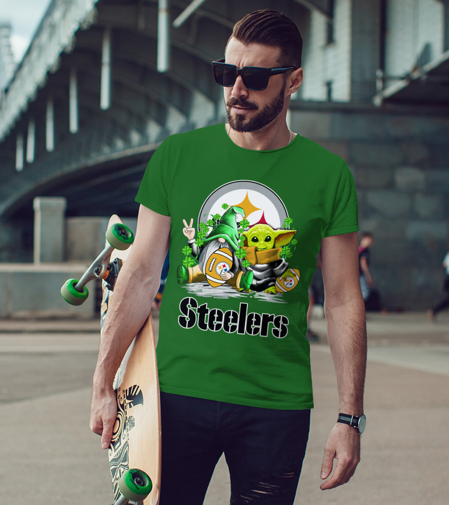 Steelers St. Patrick's Day Football Gnome And Baby Yoda With Shamrocks T-Shirt