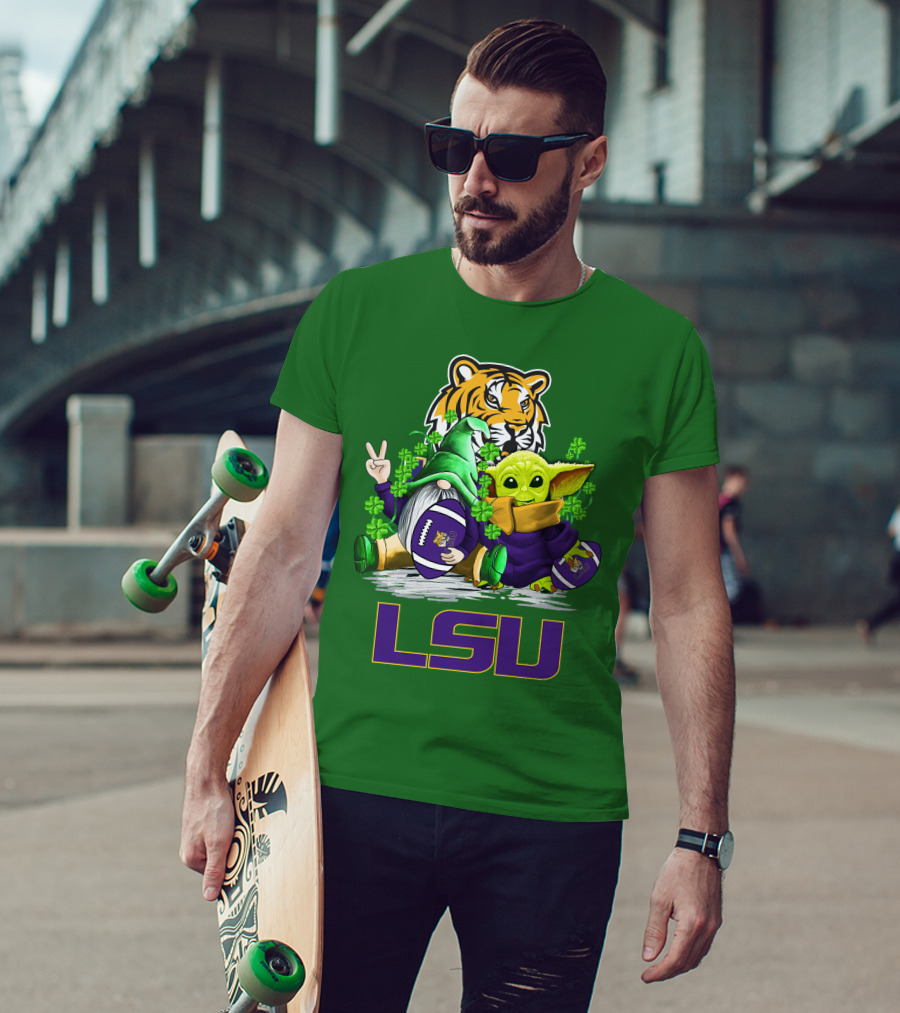 LSU Tigers Football St. Patrick's Day Gnome And Baby Alien With Shamrocks T-Shirt