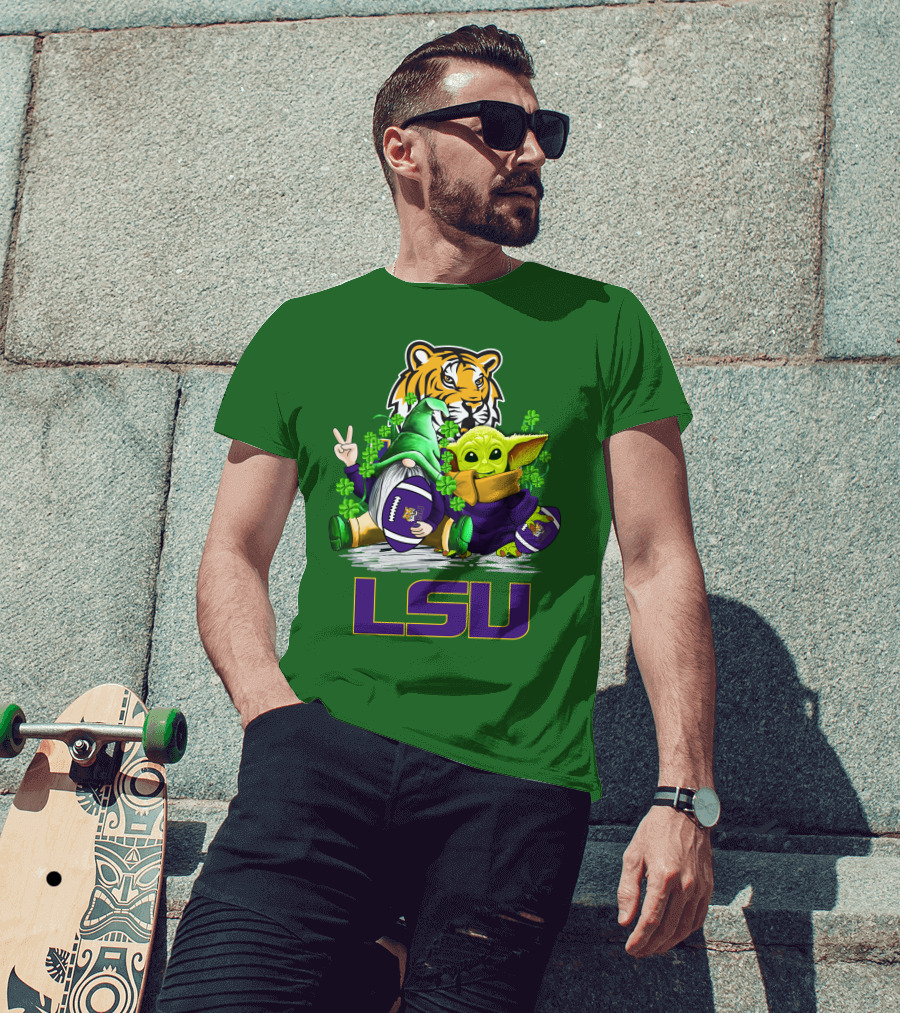LSU Tigers Football St. Patrick's Day Gnome And Baby Alien With Shamrocks T-Shirt