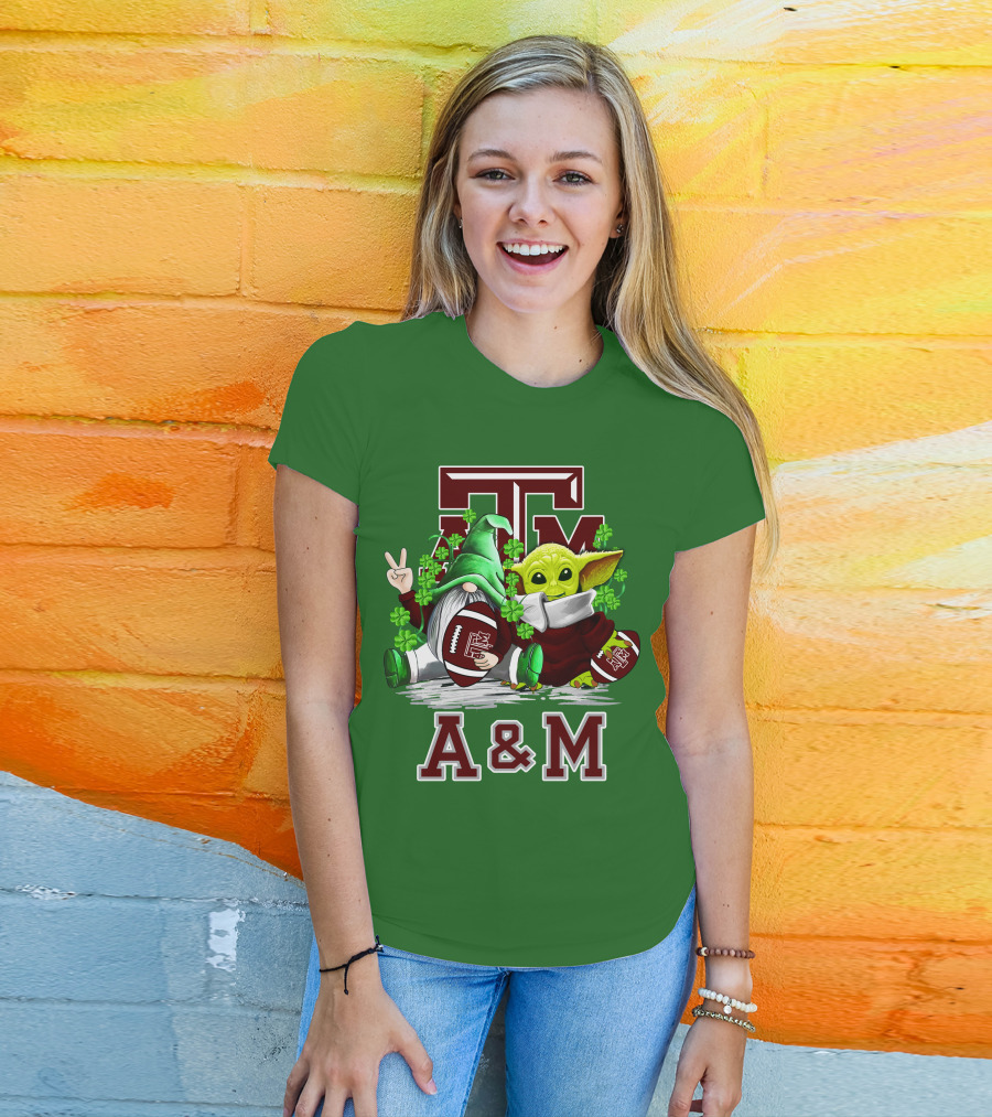 Texas A&M Aggies Football St. Patrick’s Day Gnome And Baby Alien With Shamrocks T-Shirt