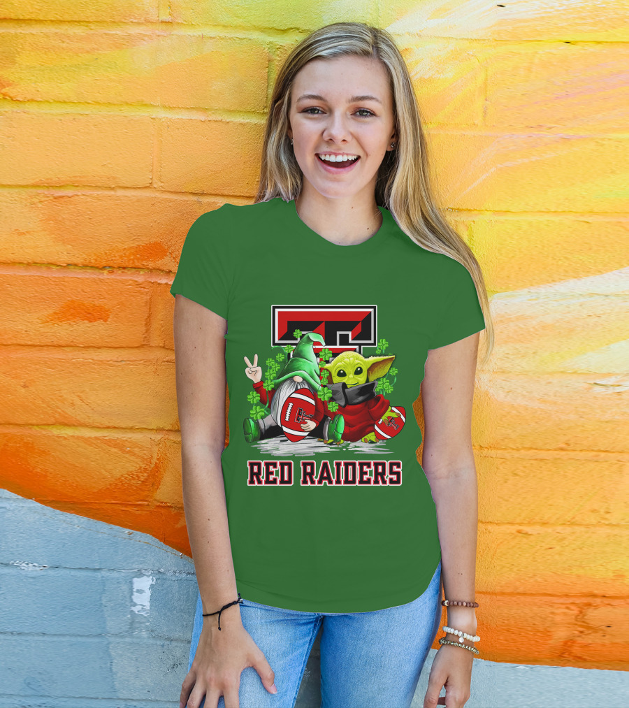 Texas Tech Red Raiders St. Patrick’s Day Football Gnome And Baby Alien With Shamrocks T-Shirt