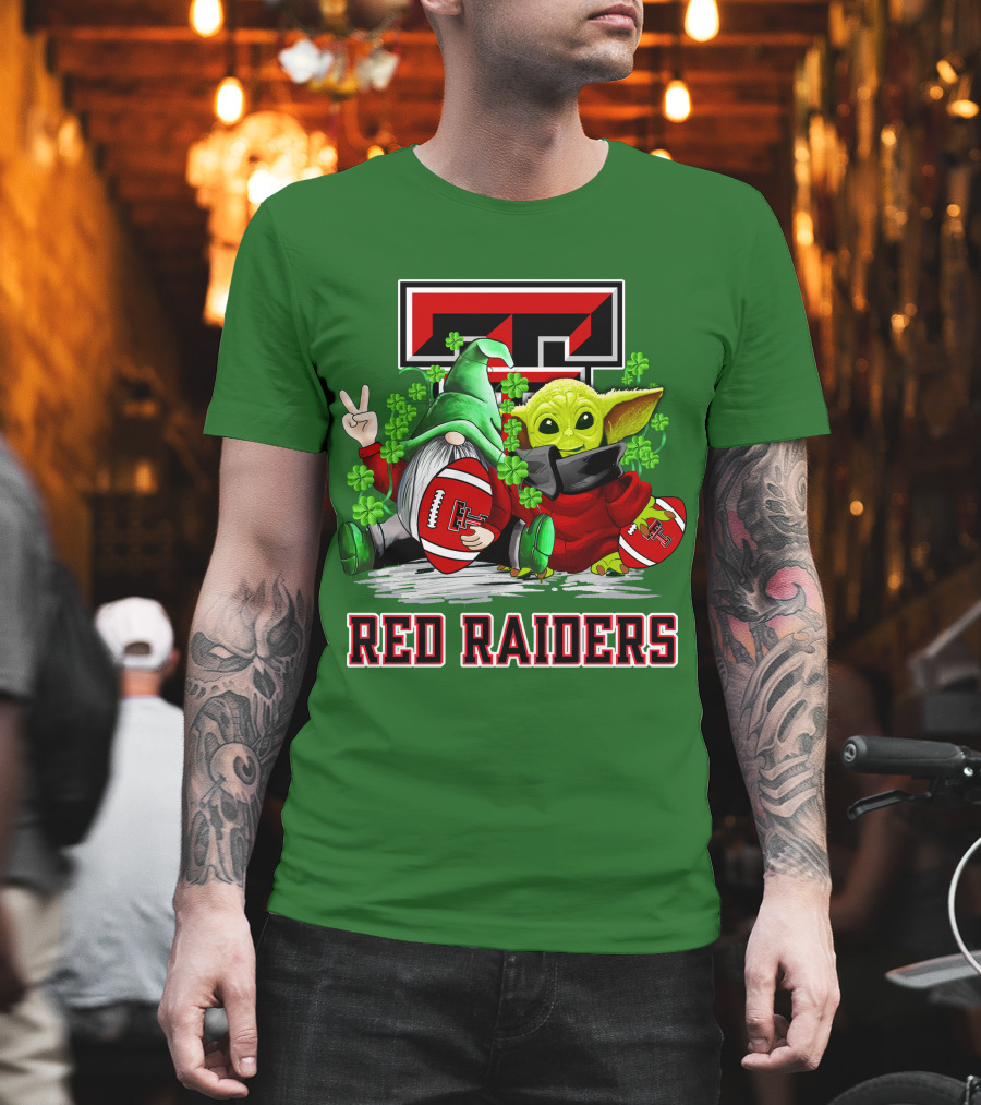 Texas Tech Red Raiders St. Patrick’s Day Football Gnome And Baby Alien With Shamrocks T-Shirt