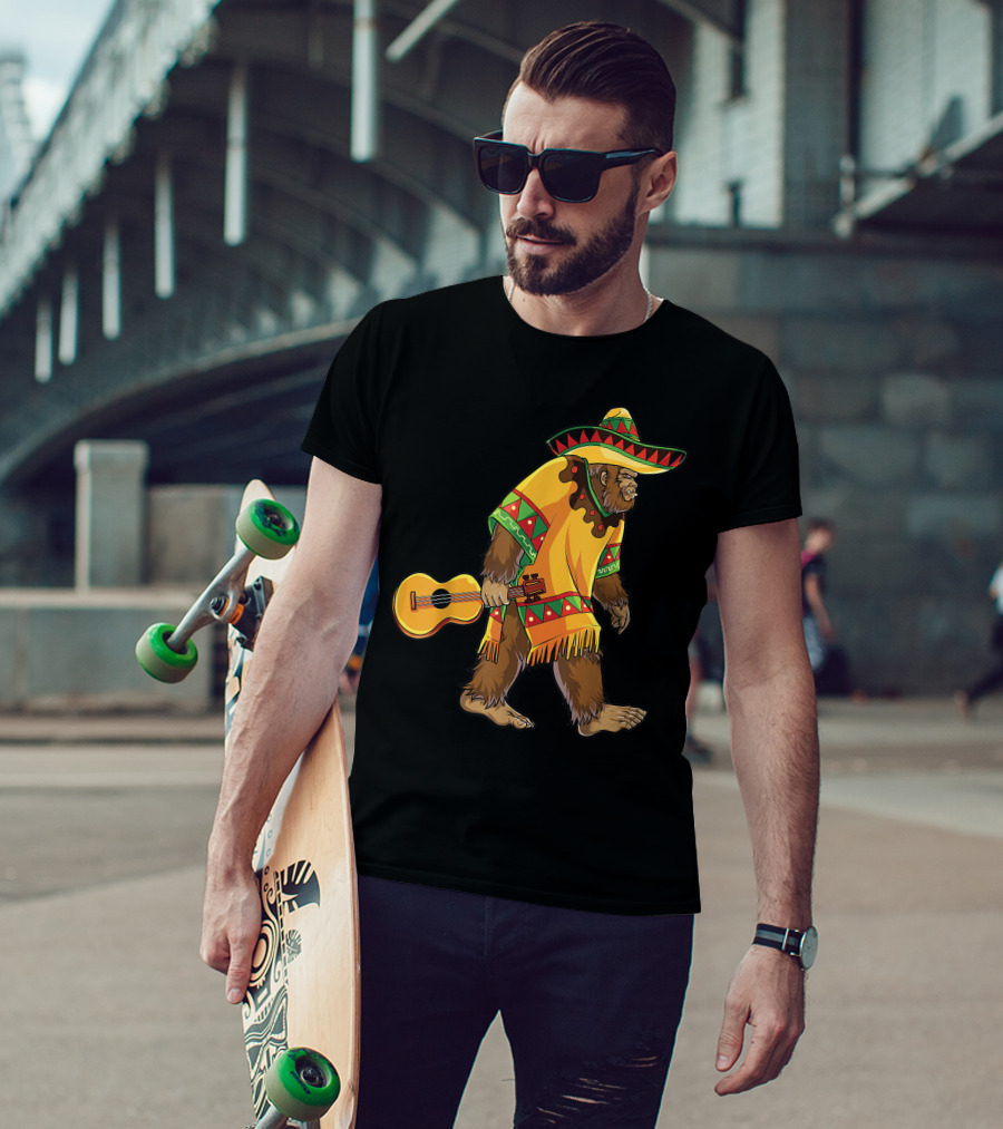 Bigfoot El Sasquatch Sombrero Guitar Cinco De Mayo Mexican T-Shirt