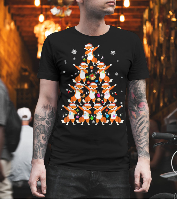 Dabbing Foxes Christmas Tree Holiday Lights Festive Snowflakes T-Shirt Dabbing Foxes Christmas Tree Holiday Lights Festive Snowflakes T-Shirt