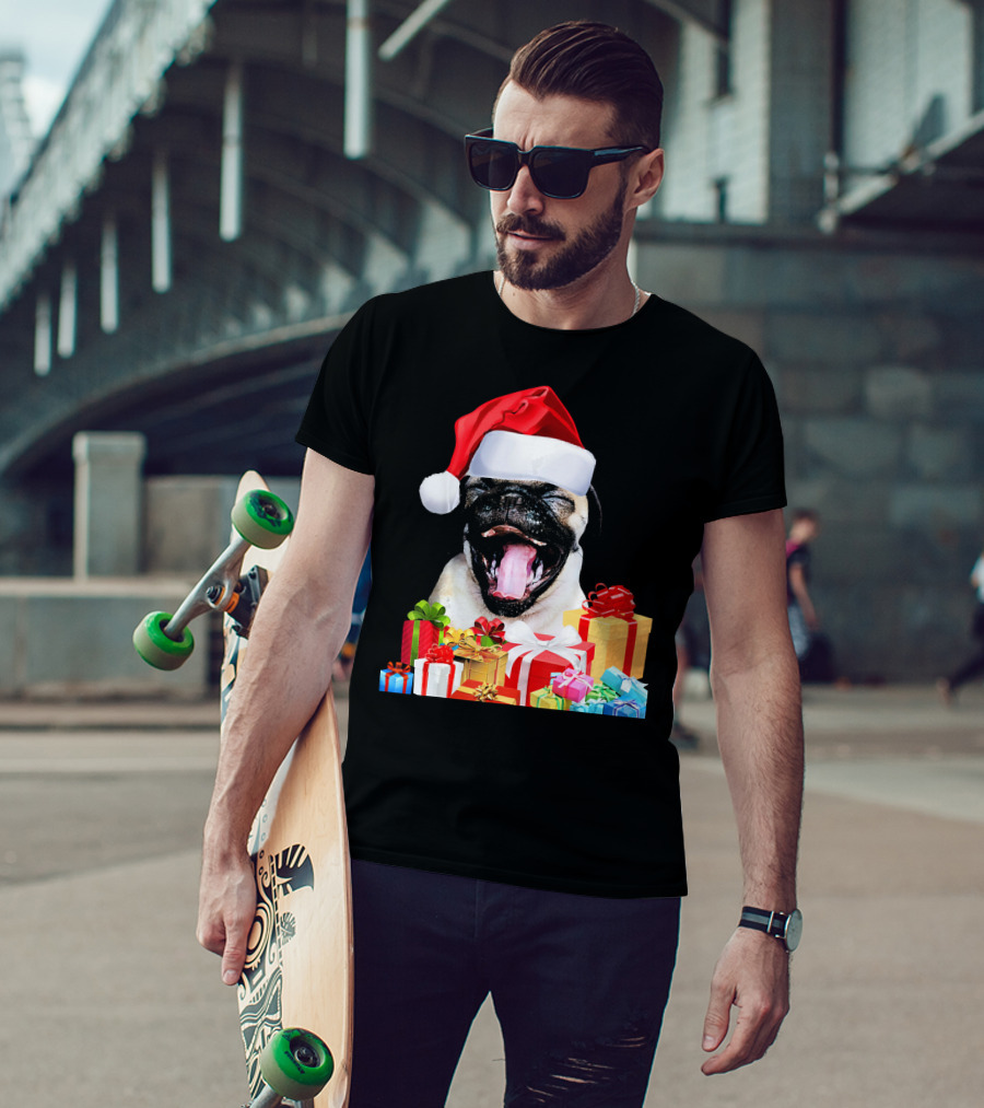 Cute Pug Santa Hat Presents Christmas T-Shirt
