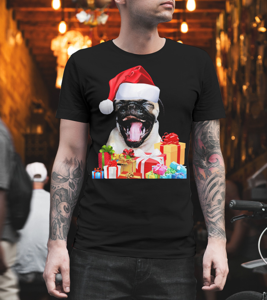 Cute Pug Santa Hat Presents Christmas T-Shirt