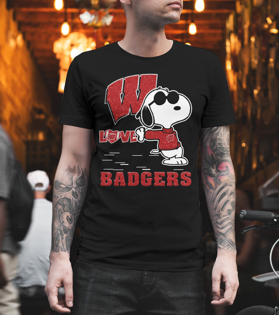 Snoopy Wisconsin Badgers Love T-Shirt